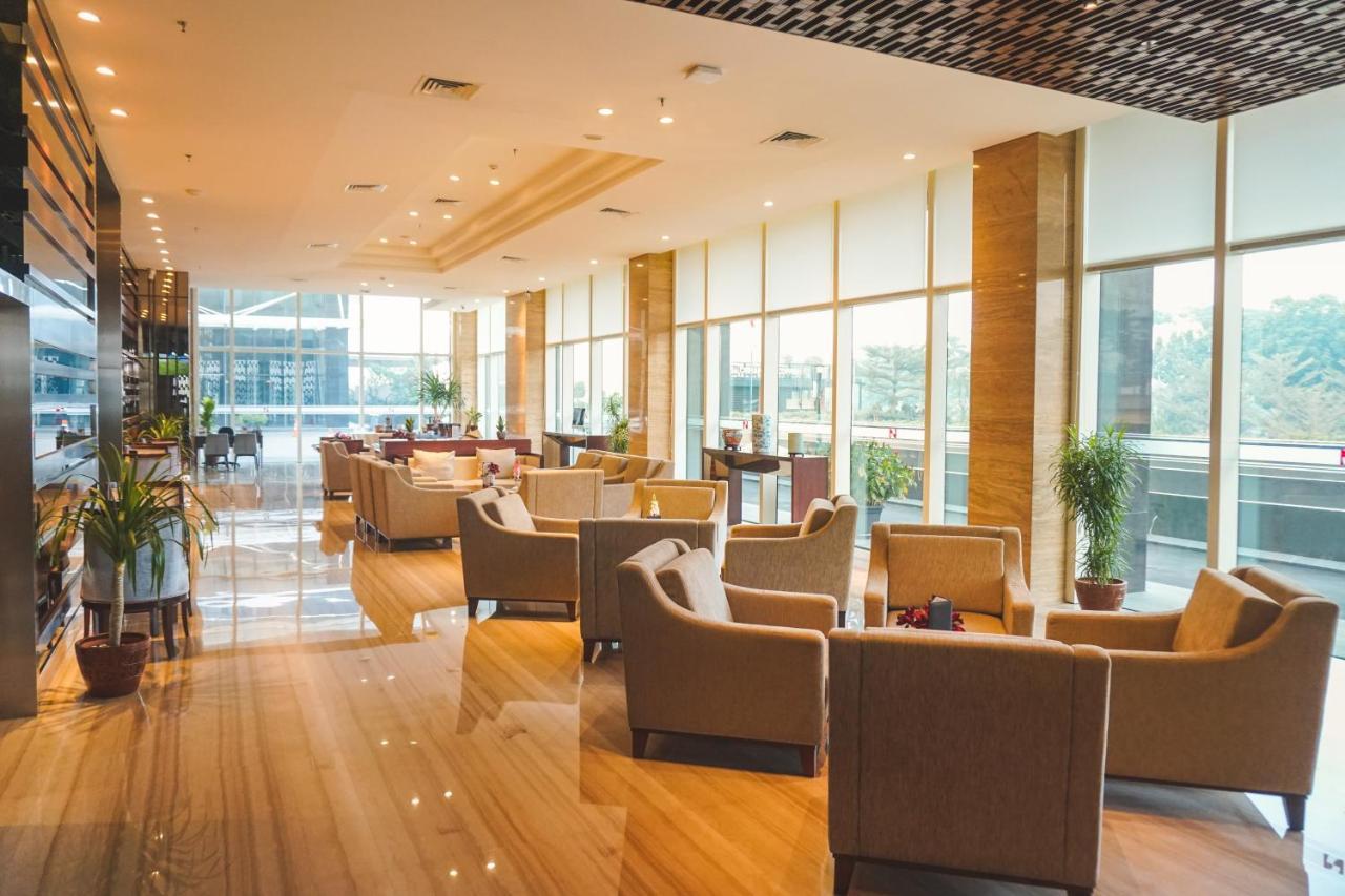 Swiss-Belhotel Serpong Exterior foto