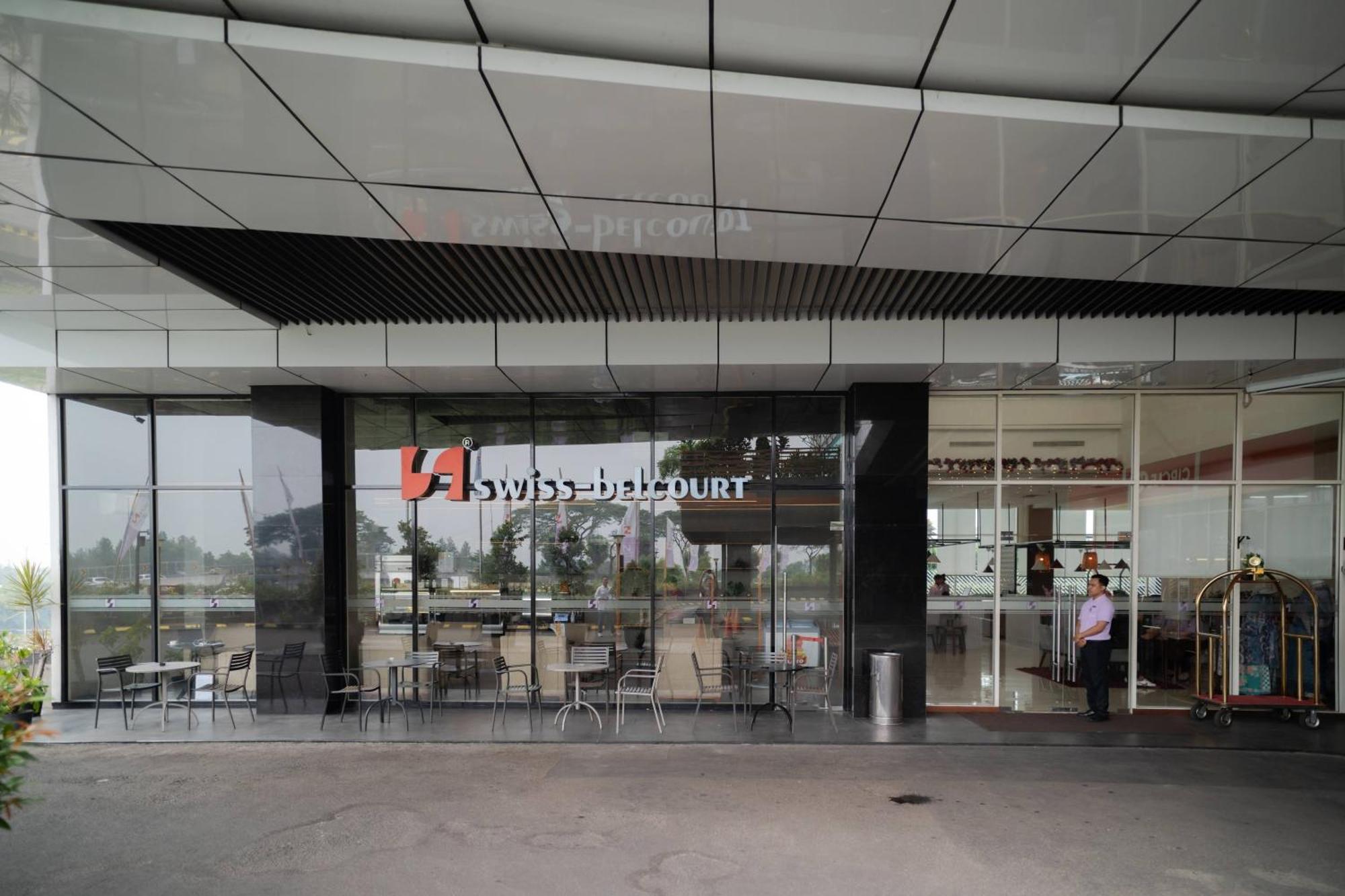 Swiss-Belhotel Serpong Exterior foto
